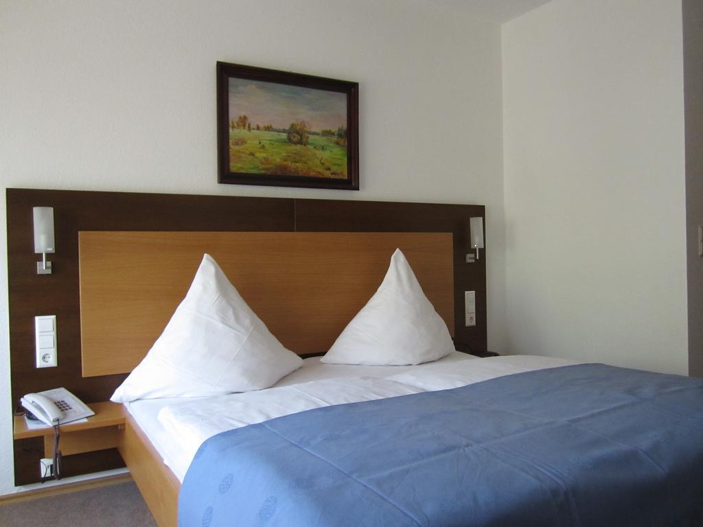 Hotel Waldparkstube Bad Schönborn Zewnętrze zdjęcie