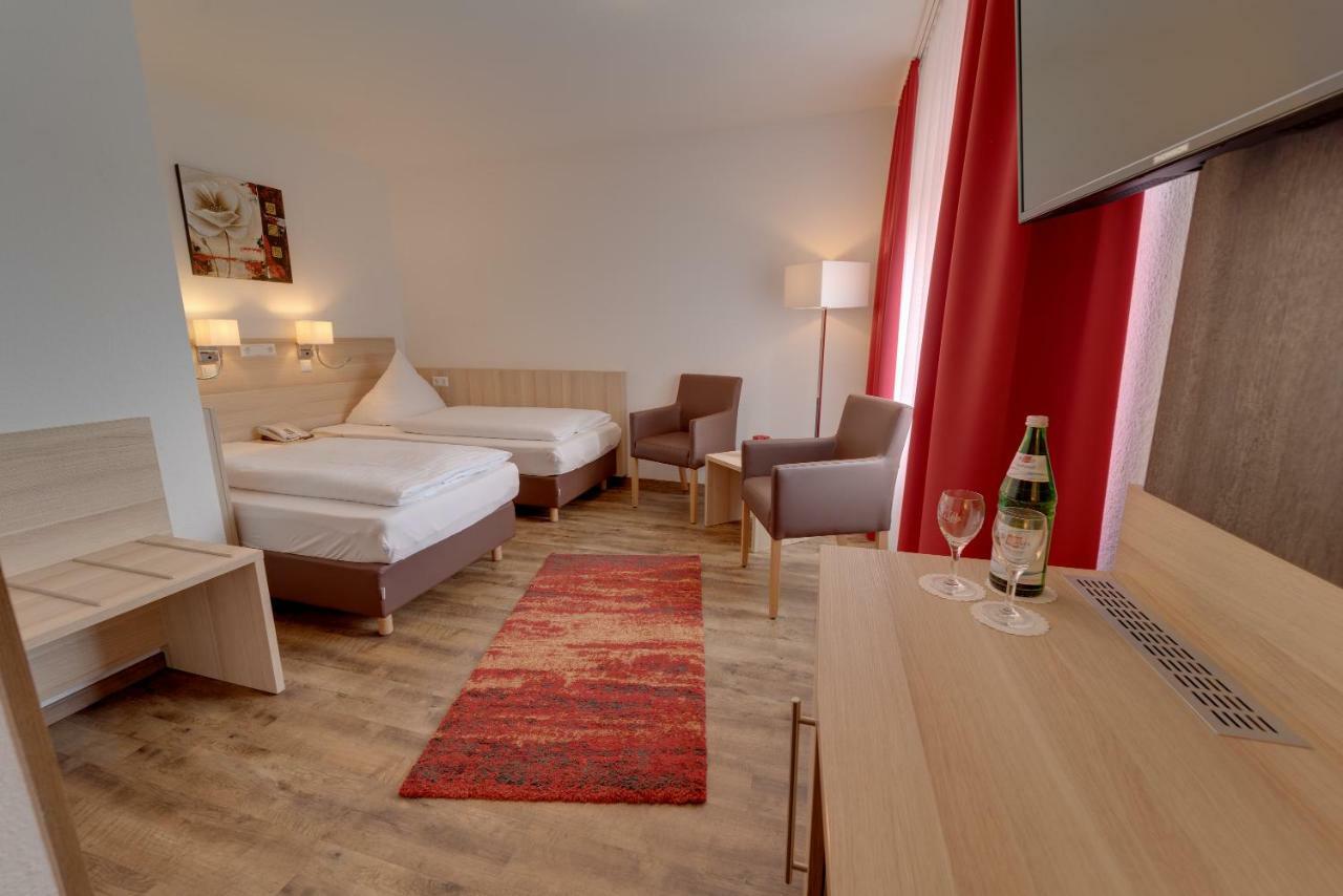 Hotel Waldparkstube Bad Schönborn Zewnętrze zdjęcie