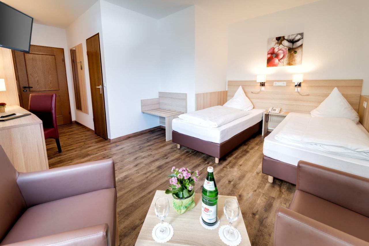 Hotel Waldparkstube Bad Schönborn Zewnętrze zdjęcie