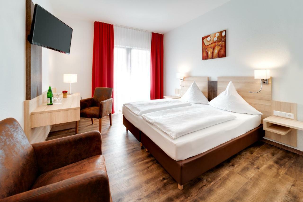Hotel Waldparkstube Bad Schönborn Zewnętrze zdjęcie